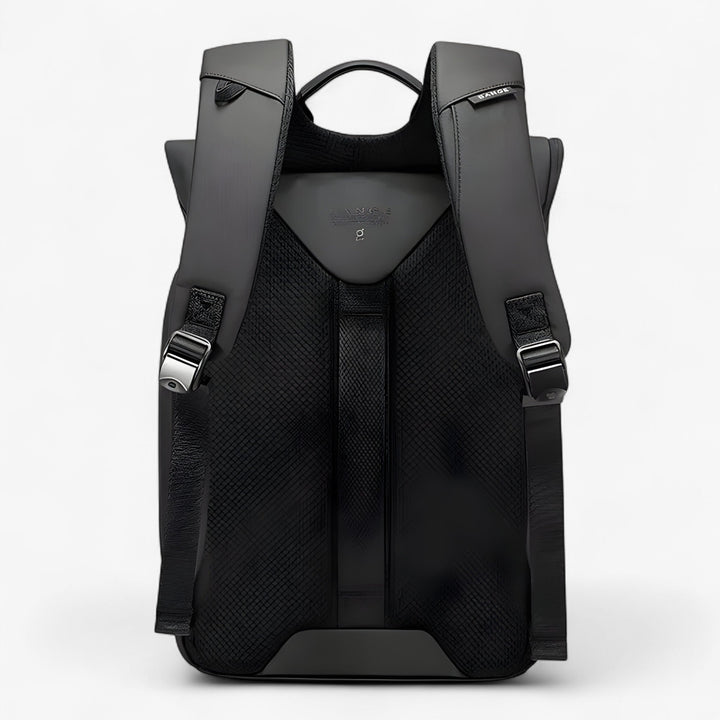 Zaino porta laptop uomo nero con scomparti imbottiti, ideale per viaggi, lavoro e scuola. Molto funzionale.