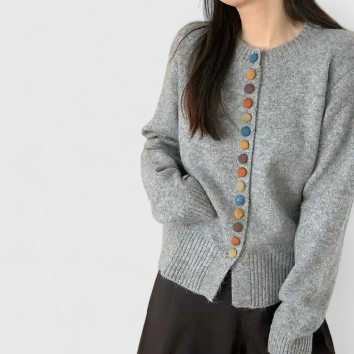 Cardigan donna versatile, a maglia, per look casual o eleganti. Comfort e stile per ogni giorno.