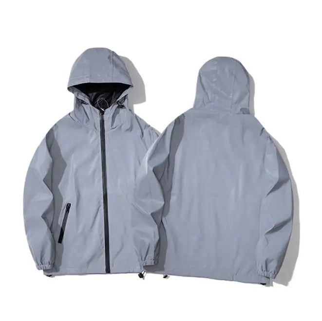 Giacca antivento da uomo con cappuccio, idrorepellente, ideale per trekking e attività all'aperto. Versatile e sportiva.