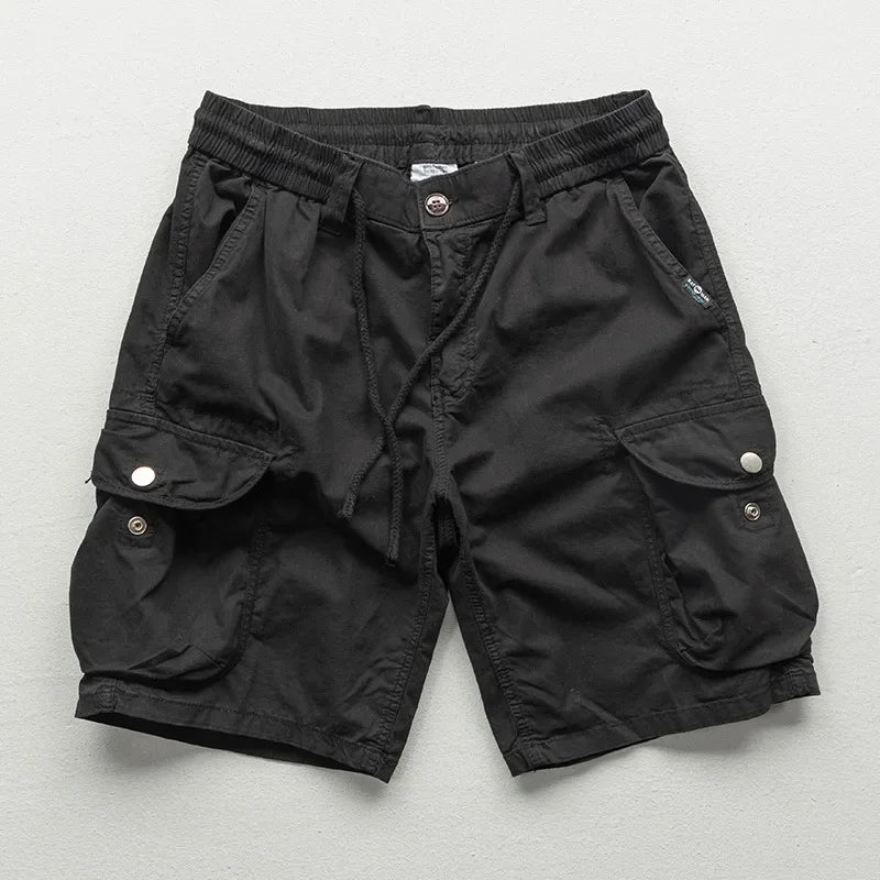Bermuda uomo casual e confortevoli, con vita regolabile e pratiche tasche. Ideali per l'abbigliamento estivo maschile.