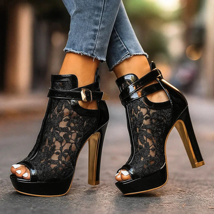 Scarpe con tacco alto donna, design moda traforato con plateau. Ideali per serate speciali ed eventi eleganti.