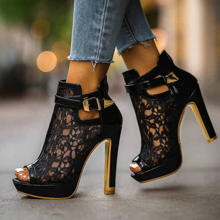 Sandali con tacco donna, design traforato moderno e plateau. Scarpe eleganti e regolabili per ogni occasione.