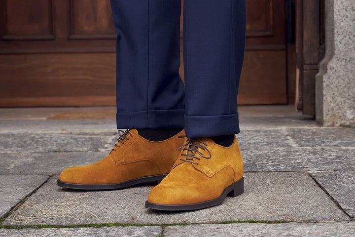 Nuova collezione: scarpe Derby da uomo rialzate color cammello. Calzature eleganti con aumento di 7 cm.