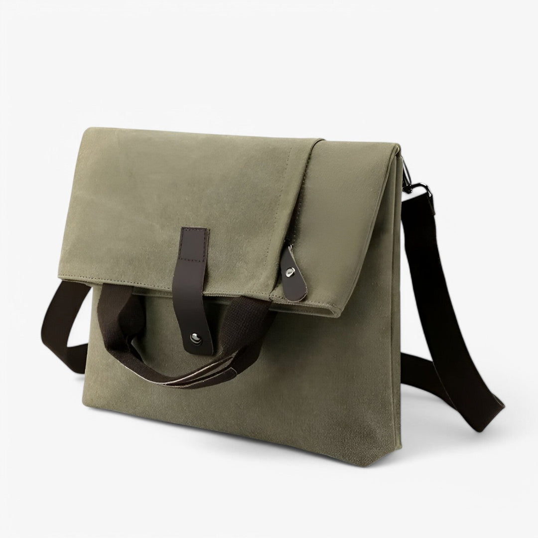 Borsa a tracolla messenger uomo, comoda e leggera, ideale per il trasporto quotidiano di documenti e tablet.
