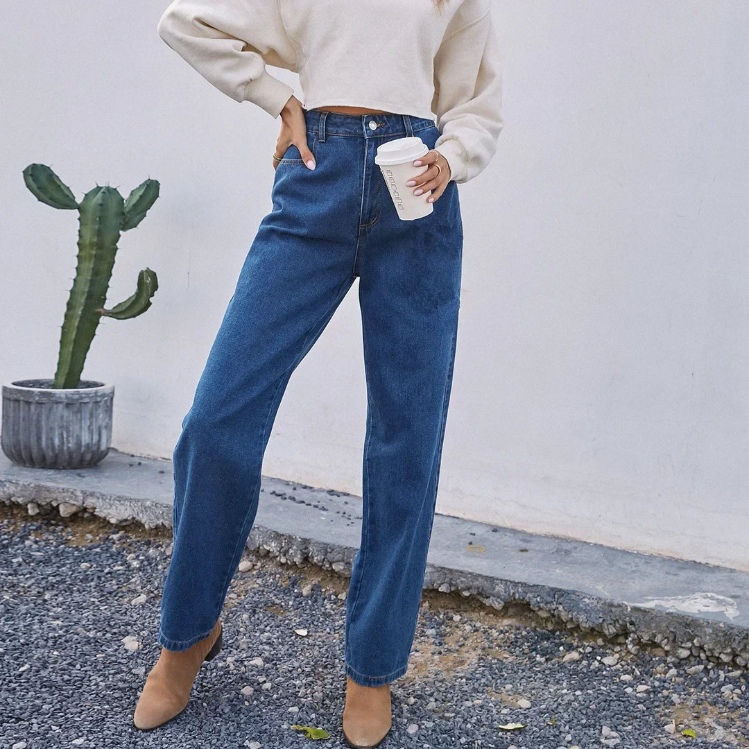 Jeans Mom da donna a vita alta, blu scuro, versatili per outfit casual quotidiani con stile rilassato.