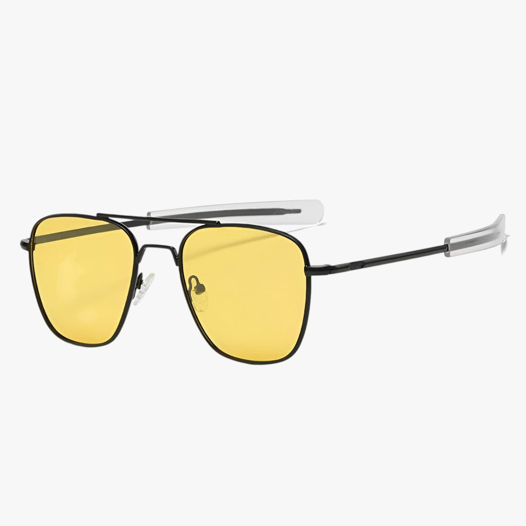 Accessorio essenziale: occhiali da sole uomo polarizzati in metallo per stile e protezione UV costante.