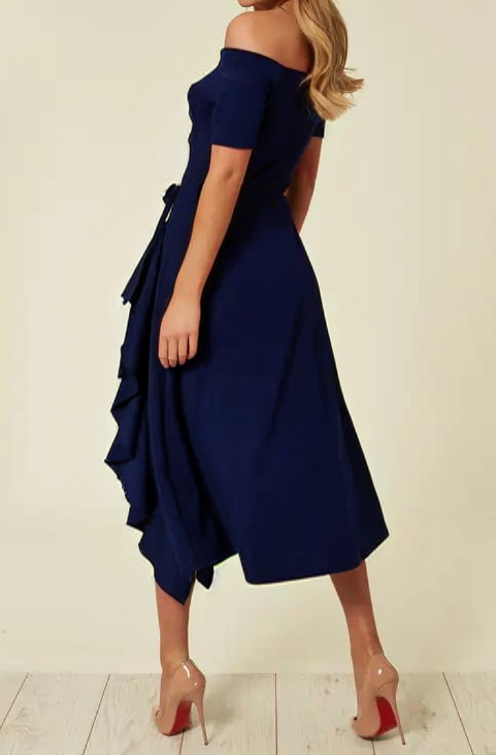 Abito da donna versatile off-shoulder sagomato, eleganza casual chic per primavera, estate e autunno.