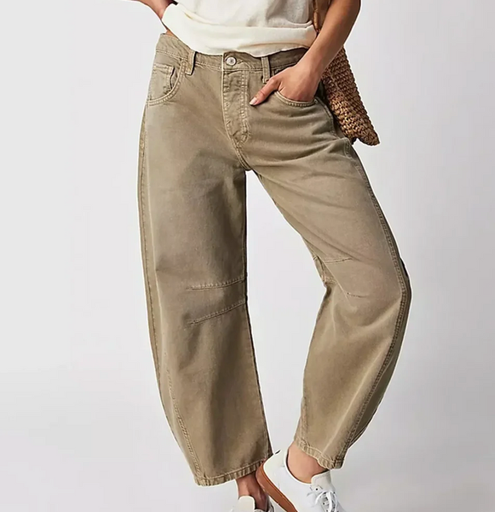Jeans donna balloon fit in denim, comodi pantaloni larghi per un look casual-chic.