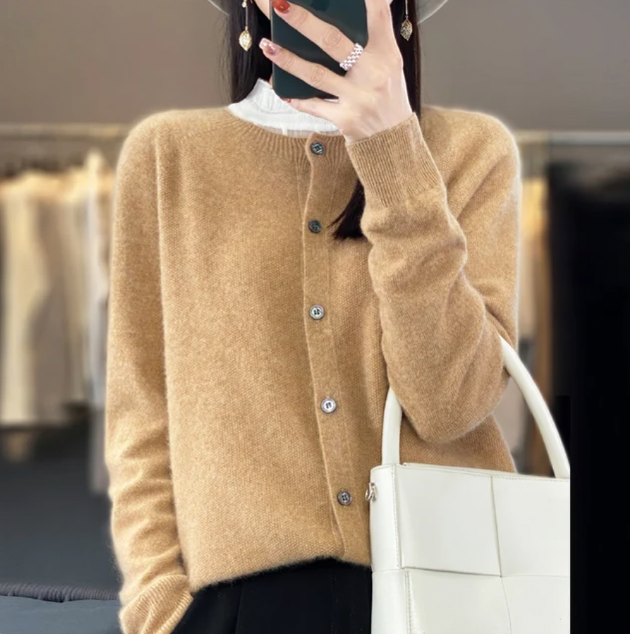 Gilet donna con bottoni, perfetto per la moda autunnale e l'abbigliamento femminile elegante.