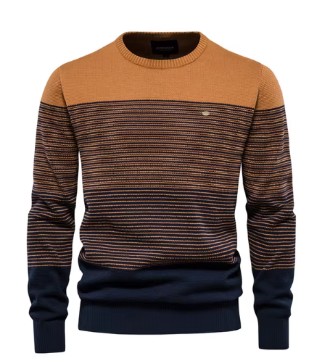 Maglione uomo a maglia testurizzata con finiture a costine, ideale per un outfit versatile e alla moda.