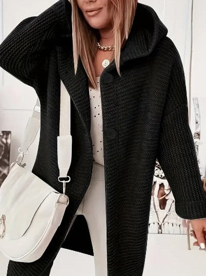Cardigan donna con cappuccio, perfetto per un look casual e comodo, versatile in ogni stagione.