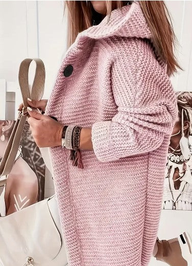 Cardigan oversize da donna con cappuccio, morbido e comodo, per un look elegante e casual.