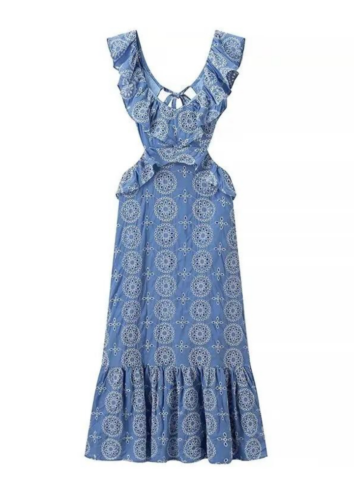 Abito maxi elegante donna con ricamo artigianale e schiena scoperta, outfit da vacanza.