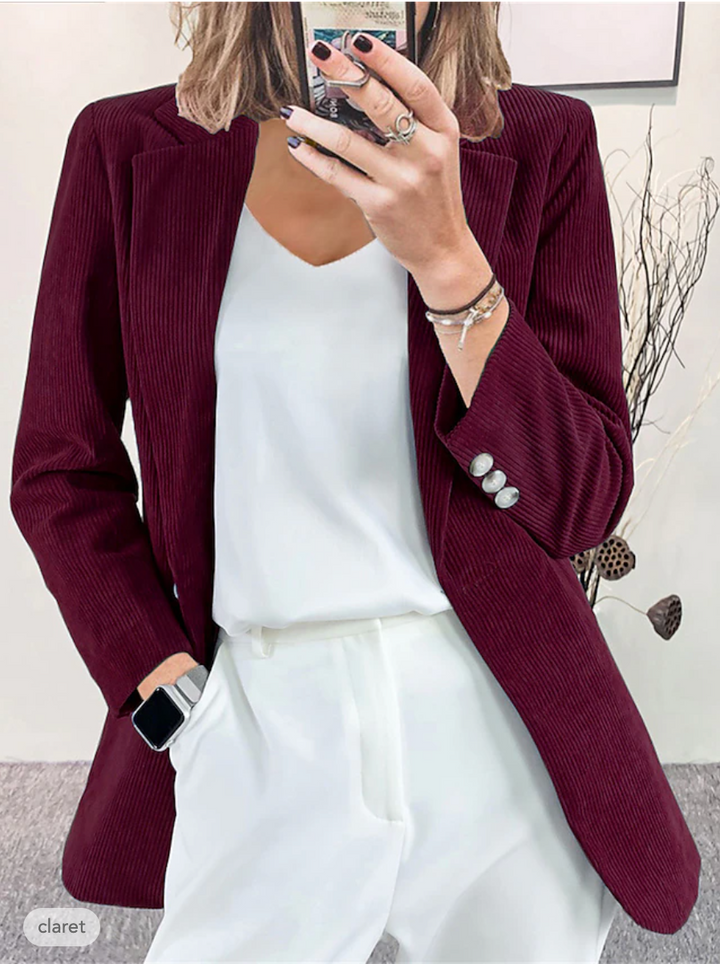 Blazer donna, giacca elegante per outfit autunnali, con taglio sartoriale moderno.