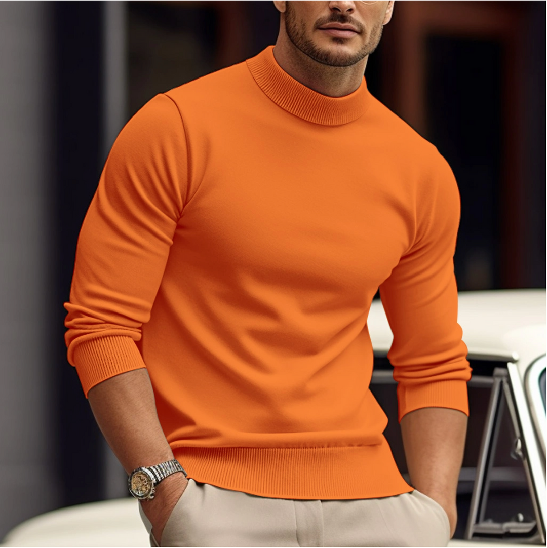 Moda maschile: maglione dolcevita uomo aderente, slim fit, per un look casual elegante invernale. Pullover versatile.