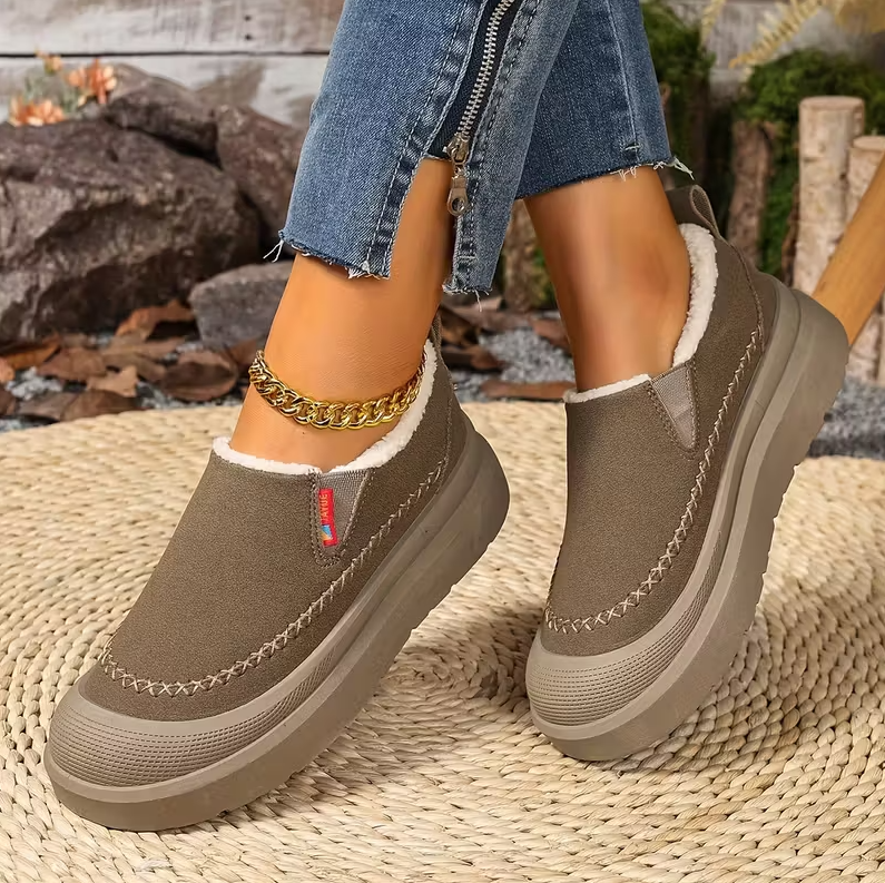 Stivali bassi donna slip-on per l'inverno, con punta larga e suola antiscivolo, massimo comfort.