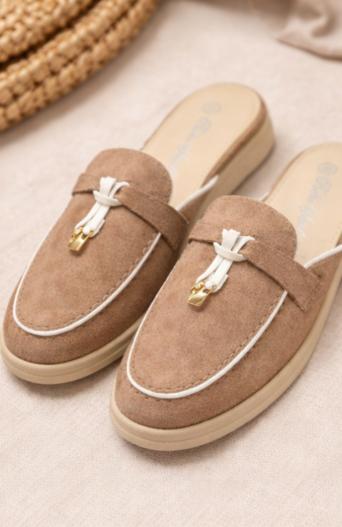 Mule donna slip-on con tallone aperto, mocassini piatti neri per un comfort casual elegante ogni giorno.