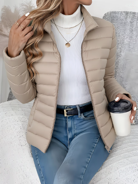Giacca donna primaverile, ideale per look casual chic, leggera e confortevole.