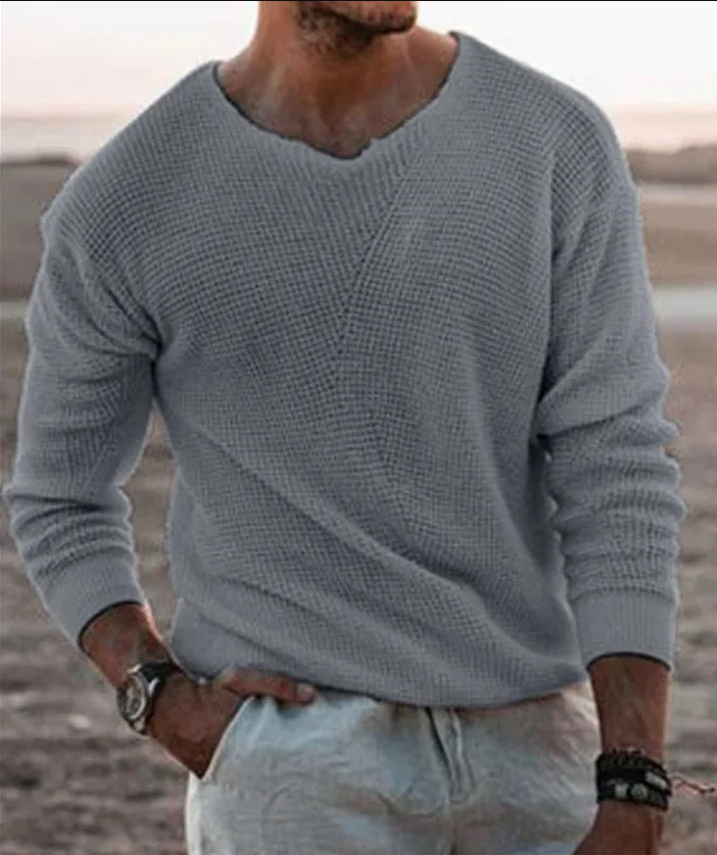 Maglione uomo classico, confortevole e versatile. Perfetto per outfit casual ed eleganti autunno/inverno.