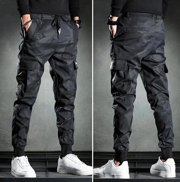 Pantaloni chino uomo slim fit resistenti, ideali per abbigliamento versatile e comfort quotidiano. Eleganza maschile.