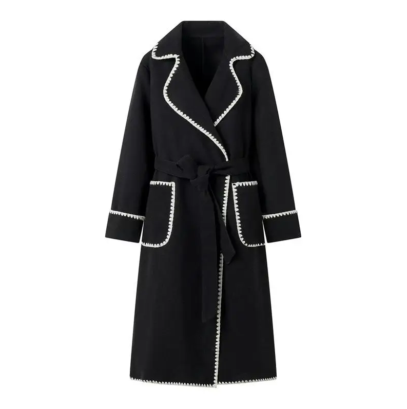 Abbigliamento donna: trench lungo patchwork, capospalla primaverile/autunnale di grande tendenza.