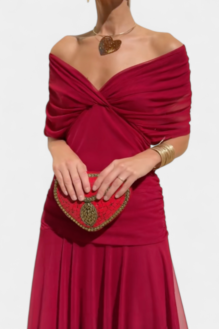 Abito da sera femminile, lungo ed elegante, con scollo drappeggiato, perfetto per cerimonie e cocktail.