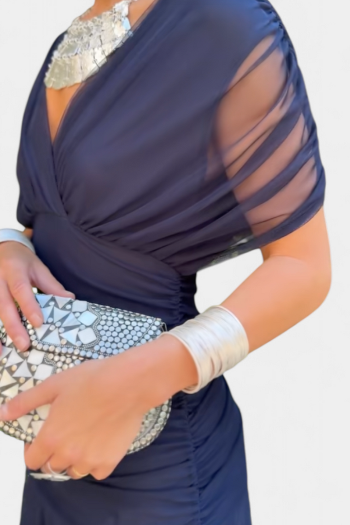 Abito lungo da cerimonia donna, design senza spalline, corpetto drappeggiato. Stile estivo, fluido ed elegante.