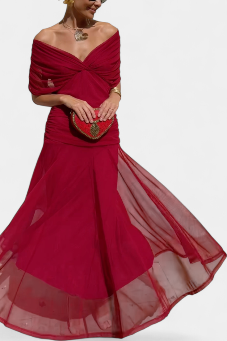 Moda donna: abito lungo floreale con scollo a V. Stile elegante e fluido per l'estate.