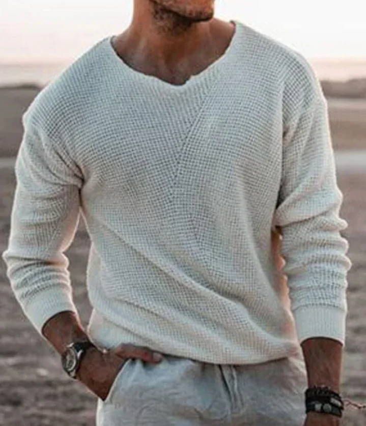 Morbido maglione uomo classico per autunno/inverno. Caldo e di tendenza, perfetto per ogni occasione maschile.
