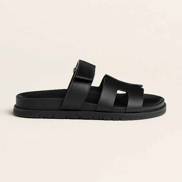 Calzature estive unisex Saint-Tropez: versatilità e comfort per ogni occasione.