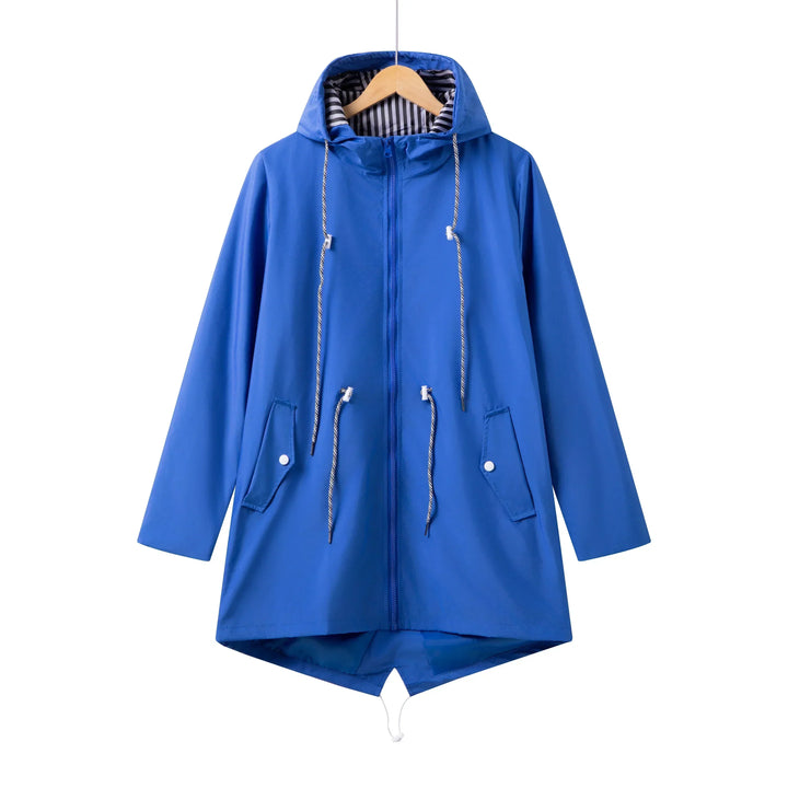 Trench impermeabile donna elegante con cappuccio, perfetto per protezione pioggia e stile sofisticato. Moda donna.