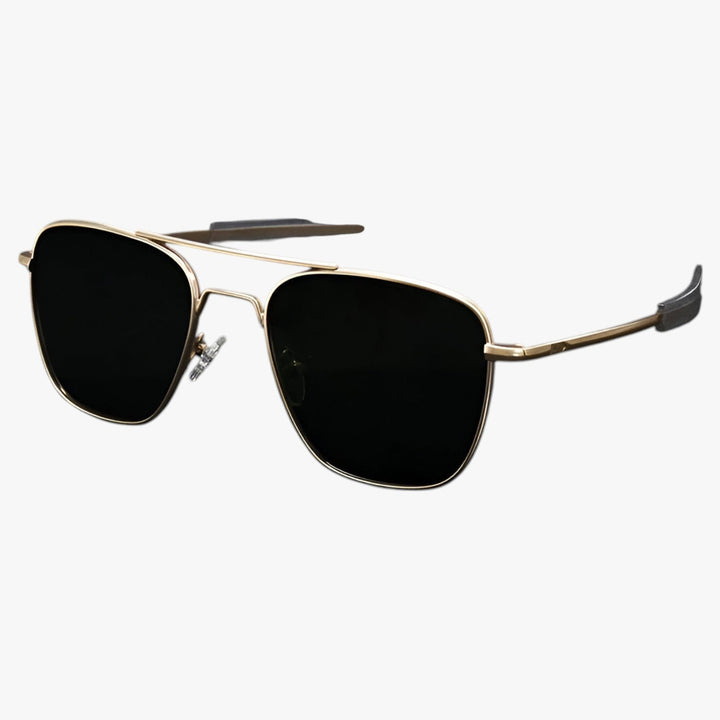 Occhiali da sole uomo polarizzati in metallo, offrono comfort e protezione UV per i tuoi occhi.