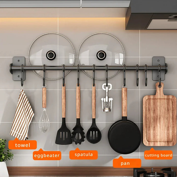 Pratico gancio organizer da cucina in acciaio, ideale per utensili e per mantenere ordine e pulizia.