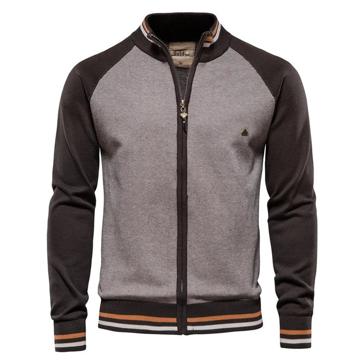 Comodo gilet donna invernale slim fit, offre calore e versatilità, perfetto per look eleganti e casual.