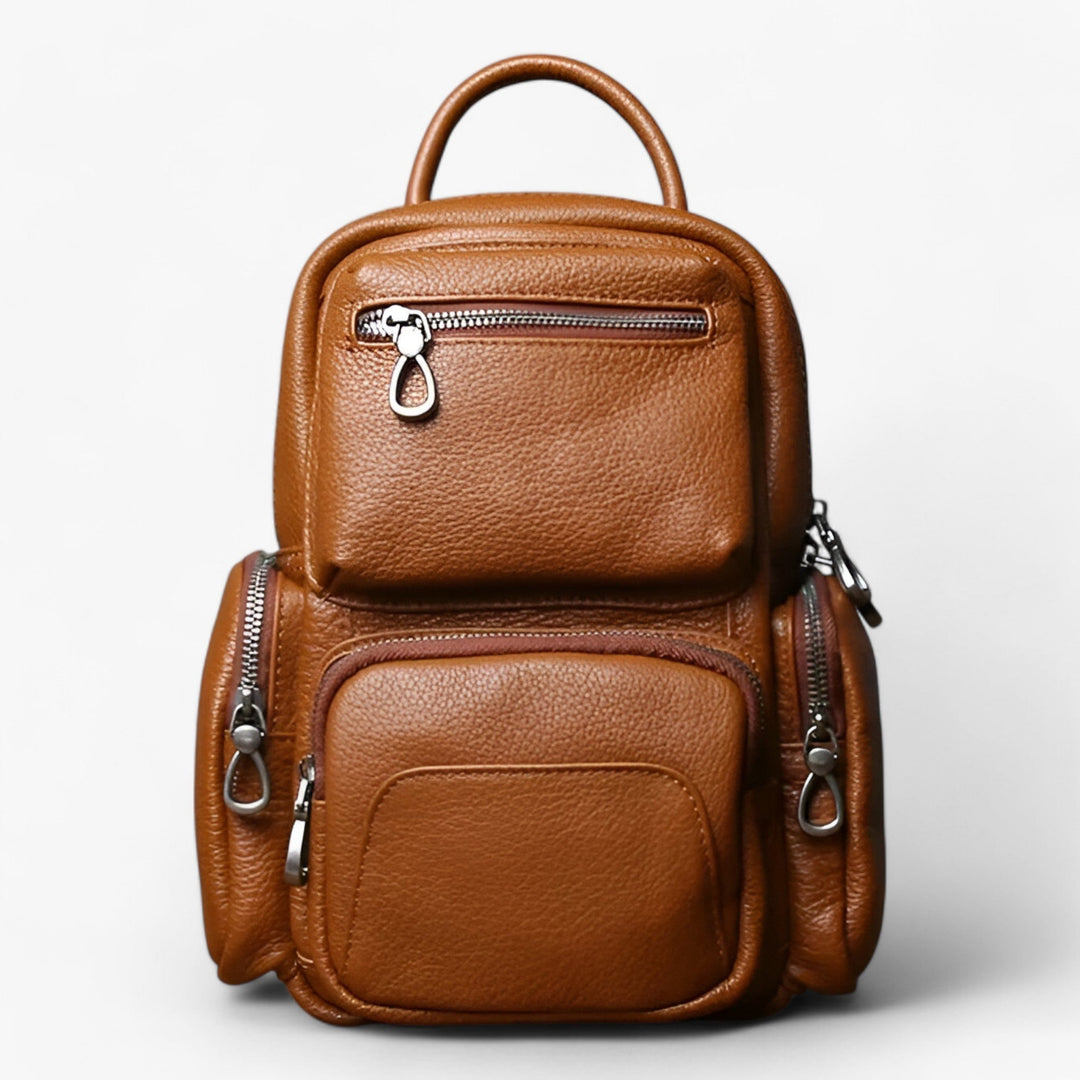 Versatile zaino donna nero, trasformabile in borsa. Elegante e spazioso con multitasche interne.