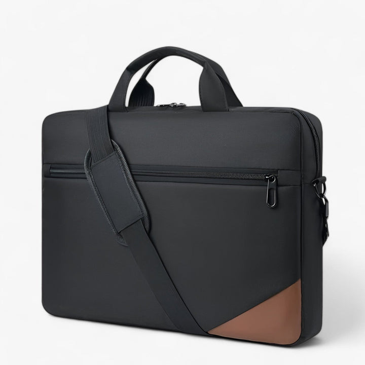 Accessorio ufficio: borsa porta laptop rossa uomo con tracolla, design moderno per stile e funzionalità.