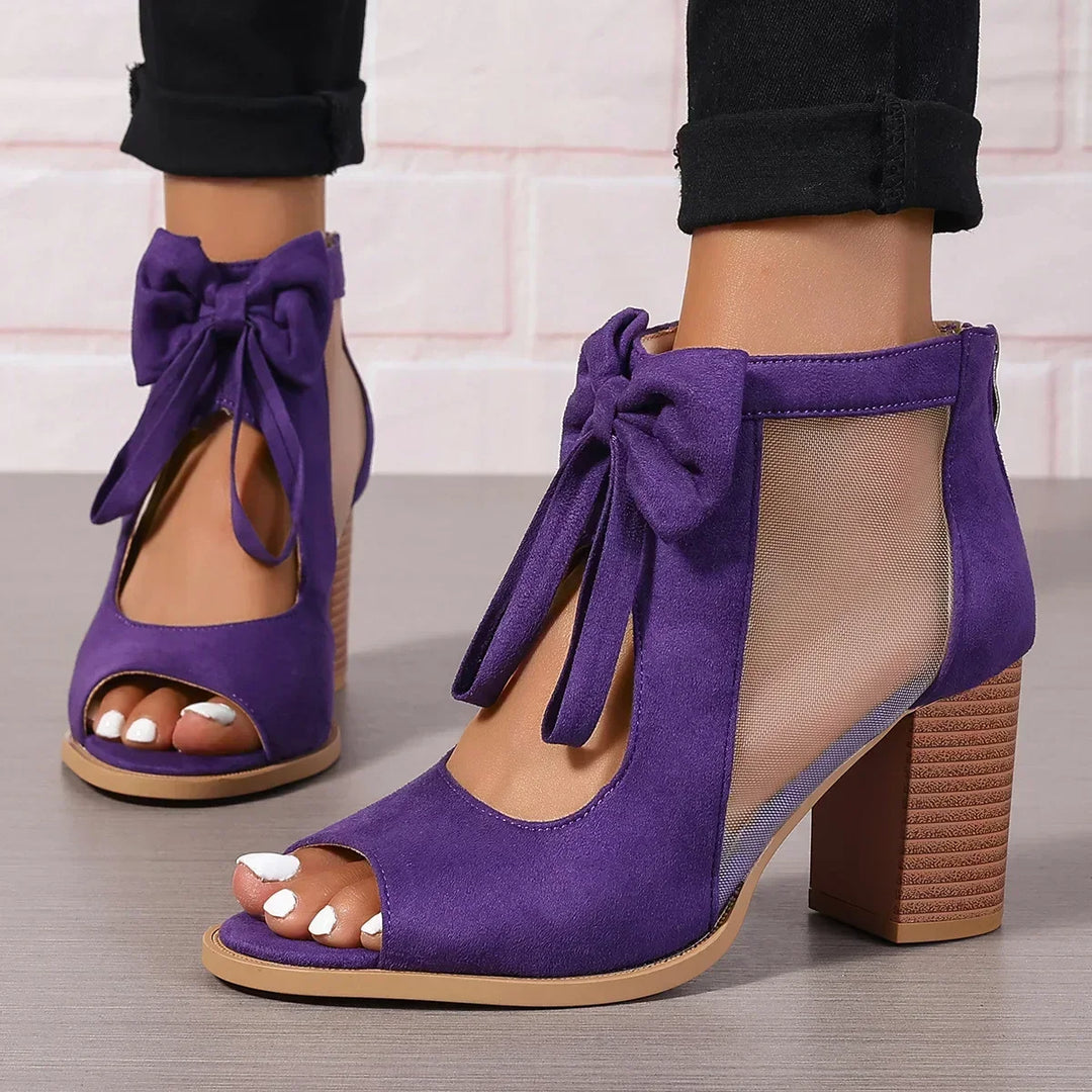 Sandali donna eleganti neri con tacco a blocco, fiocco e rete. Perfetti per serate estive e taglie grandi.