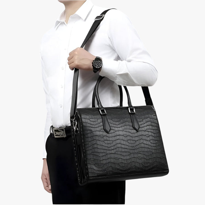 Portadocumenti uomo nero, design moderno e versatile. Borsa capiente con tracolla, essenziale per il professionista.