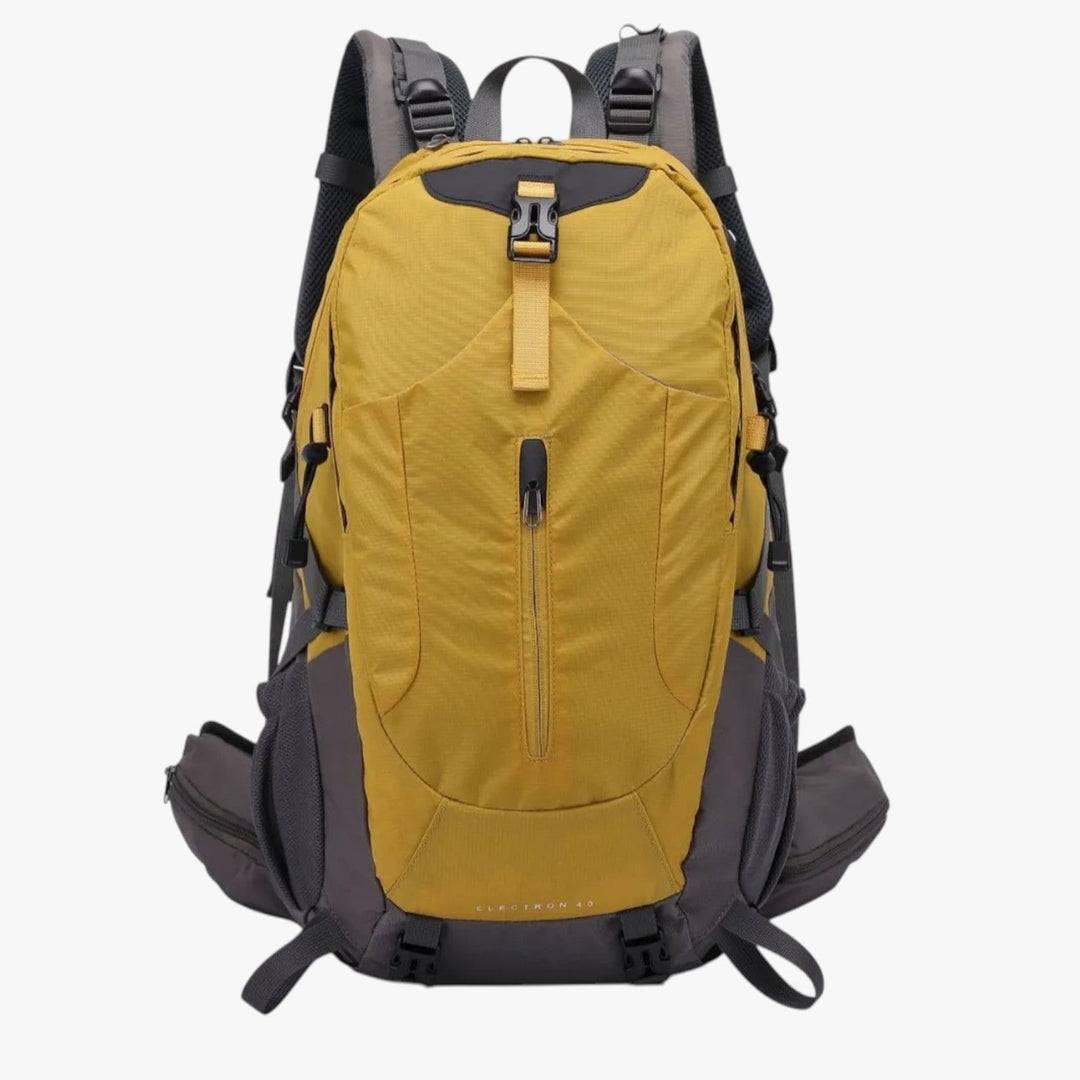 Zaino 40L da viaggio uomo, compatto e funzionale, ideale per aereo e gite brevi. Borsa strutturata.