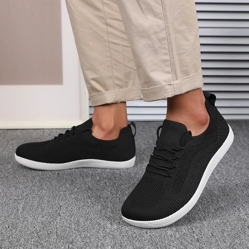 Scarpe da camminata uomo: comfort leggero e ammortizzazione reattiva. Tomaia traspirante.