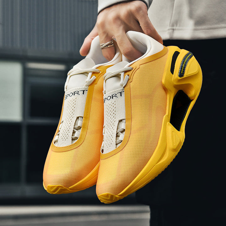 Scarpe sportive uomo con rinforzo sul tallone per stabilità extra durante il movimento.