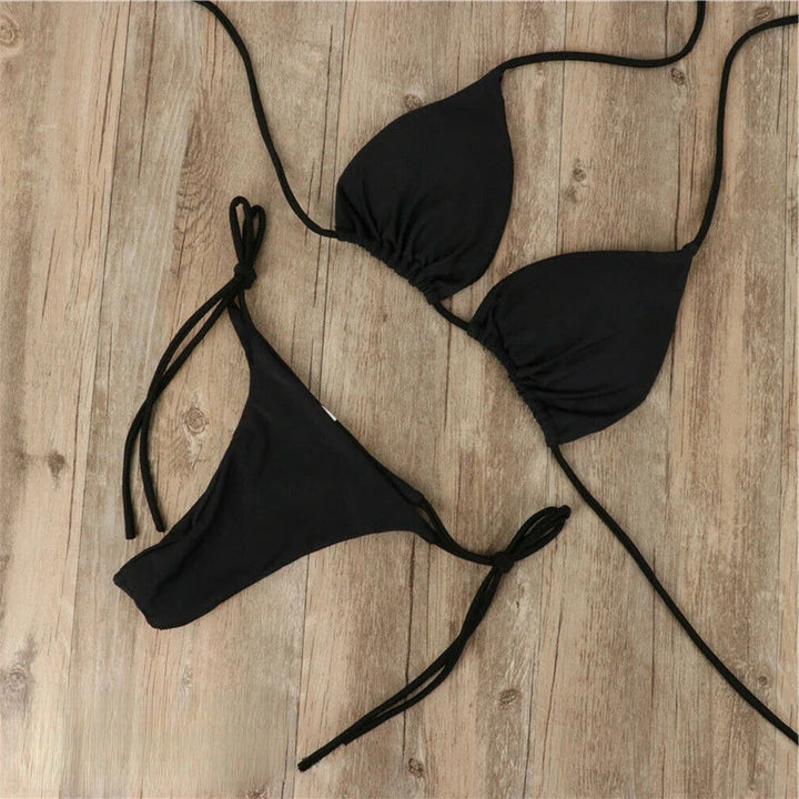 Costume da bagno donna bikini, silhouette studiata per abbronzatura uniforme. Perfetto per spiaggia, piscina e nuoto.