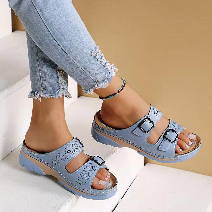 Sandali ortopedici donna azzurri con supporto plantare ergonomico e calzata larga per comfort piedi estivo.