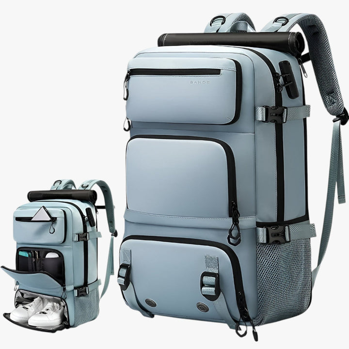 Zaino da viaggio uomo blu multitasche, accessorio versatile con spallacci regolabili per uso outdoor e quotidiano.