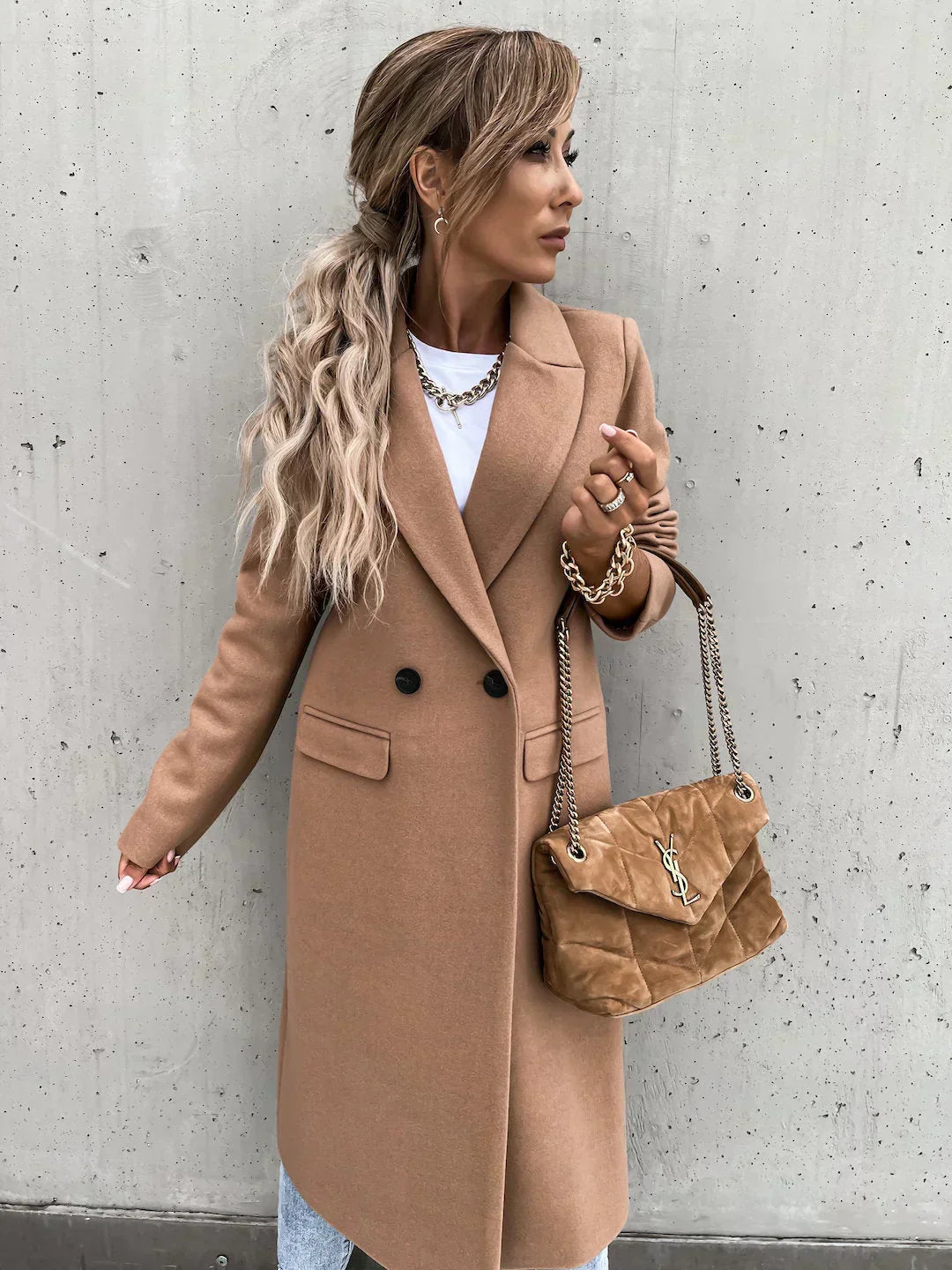 Cappotto chic donna autunno inverno, un must-have elegante e di tendenza.