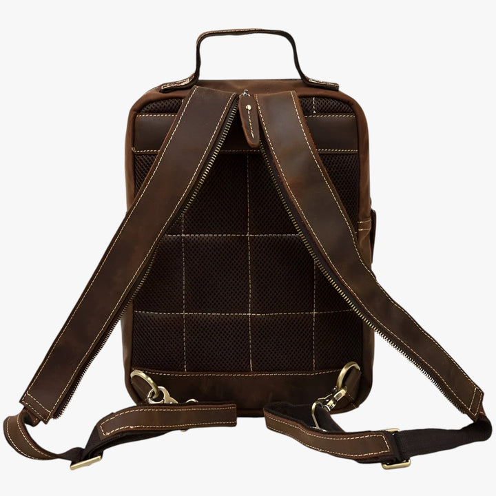 Zaino marrone unisex versatile, accessorio elegante e pratico per il lavoro, la scuola o il tempo libero.