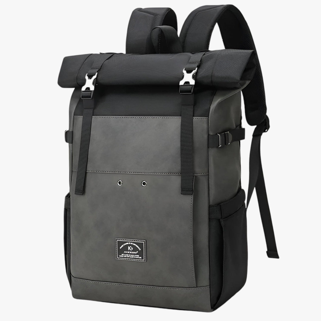 Zaino da viaggio uomo multiscomparto versatile grigio con dettagli gialli, ideale per avventure.
