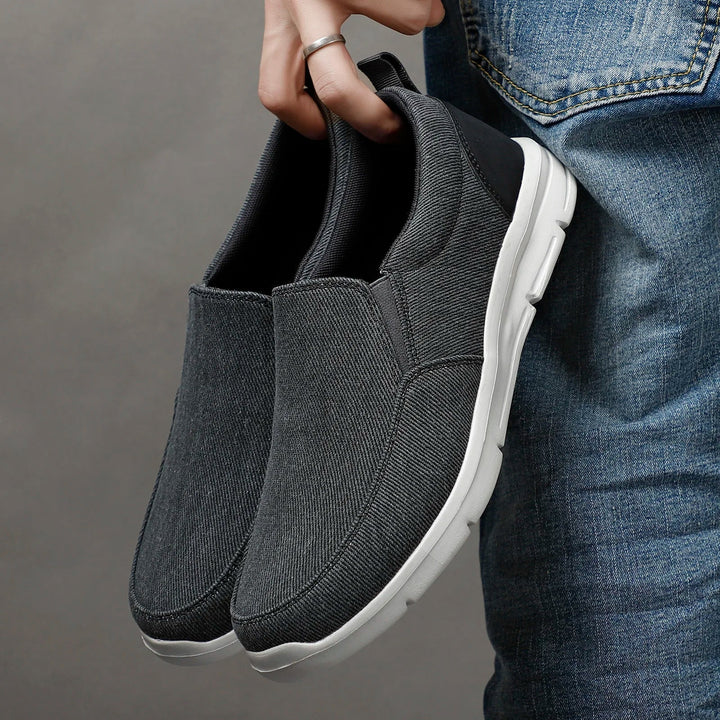 Scarpe casual uomo senza lacci, ideali per passeggiate e comfort prolungato.