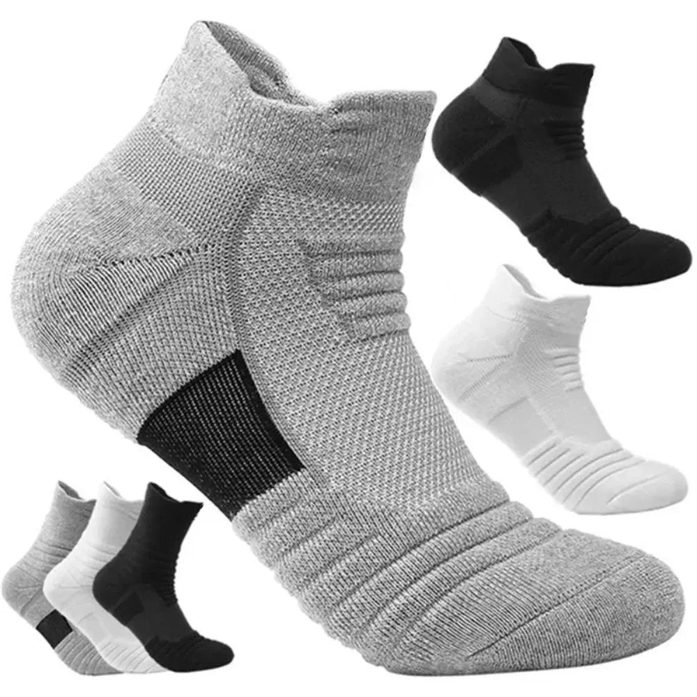 Calze sportive uomo antiscivolo in cotone, perfette per calcio e allenamento, offrono stabilità.