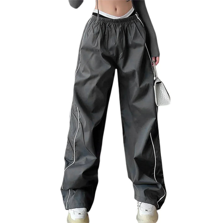 Pantaloni donna ampi e comodi, modello jogger baggy a vita alta, perfetti per il relax quotidiano.